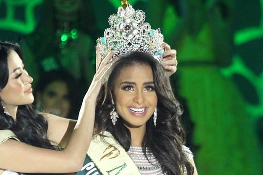 Nhan sắc bốc lửa của Tân Hoa hậu Trái đất 2019