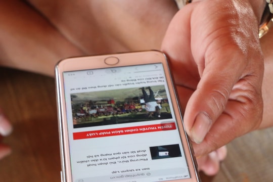 Xã biển ở Nghệ An sử dụng mạng xã hội để tuyên truyền pháp luật cho ngư dân