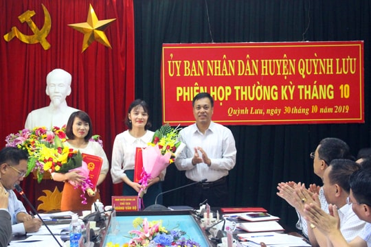 Quỳnh Lưu: Bổ nhiệm và bổ nhiệm lại một số trưởng, phó phòng UBND huyện