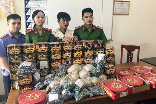 Trữ gần 1 tạ pháo trong nhà để phục vụ Tết