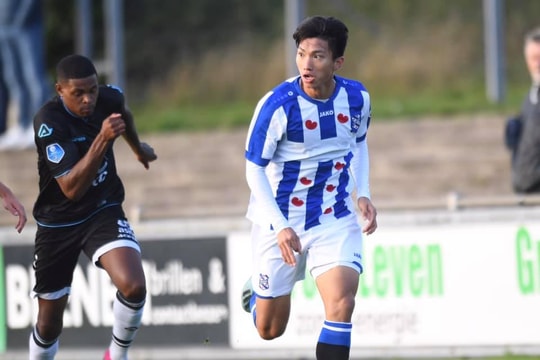 Văn Hậu chỉ đá dự bị:  Trong cái rủi, lại có may