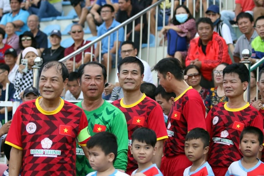 Hữu Thắng, Huỳnh Đức và thế hệ vàng bóng đá Việt Nam 'tái xuất sân cỏ'