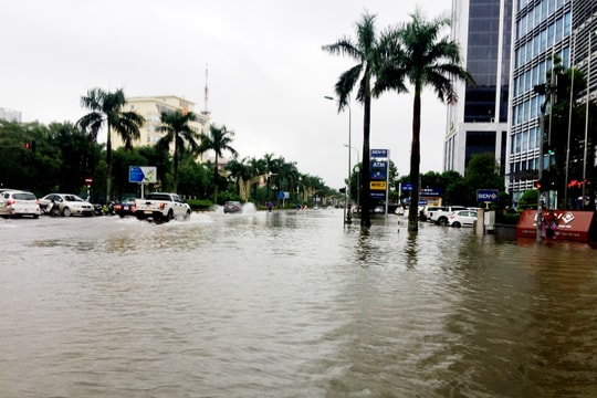 Vì sao trục đại lộ 'xương sống' của thành phố Vinh hay ngập nặng?