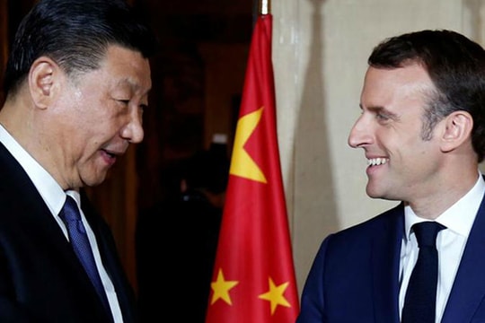 Tổng thống Pháp đến thăm Trung Quốc: Tránh làm kẻ thua cuộc!