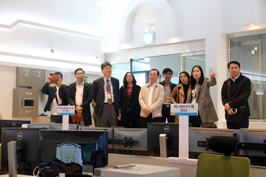 Thành phố Vinh tìm hiểu kinh nghiệm quản lý thành phố thông minh ở Hàn Quốc