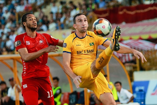 Khoảng trống Memovic ở SLNA, ‘hàng ngoại’ hay ‘cây nhà lá vườn’?