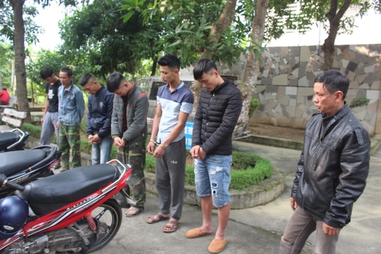 Bắt ổ nhóm mang theo vũ khí nóng thực hiện 70 vụ câu trộm chó ở Nghệ An