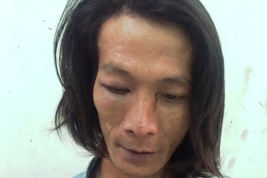 Gã trai đập phá quán cà phê vì bị nữ sinh từ chối tình cảm