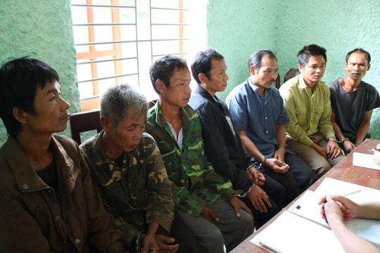 Nghệ An: Giết bò của người cùng bản lấy thịt ăn, 8 người đàn ông bị bắt