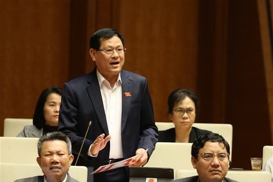 Thiếu tướng Nguyễn Hữu Cầu góp ý về việc quản lý, sử dụng vũ khí, vật liệu nổ