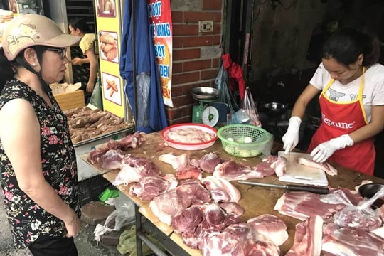 Chạm mức 200 nghìn đồng/kg, thịt lợn tăng giá kỷ lục 