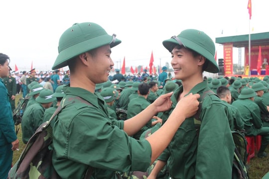 Năm 2019, 6 tỉnh Quân khu 4 đã tuyển chọn và gọi nhập ngũ 11.200 thanh niên