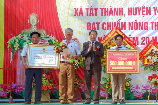 Xã Tây Thành (Yên Thành) đón Bằng công nhận đạt chuẩn nông thôn mới