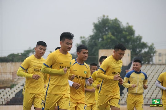 Hội quân mùa giải mới, SLNA thiếu hụt lực lượng trầm trọng