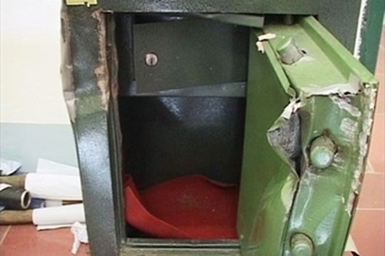 Bắt đối tượng đột nhập nhà dân phá 8 két trộm cắp tài sản