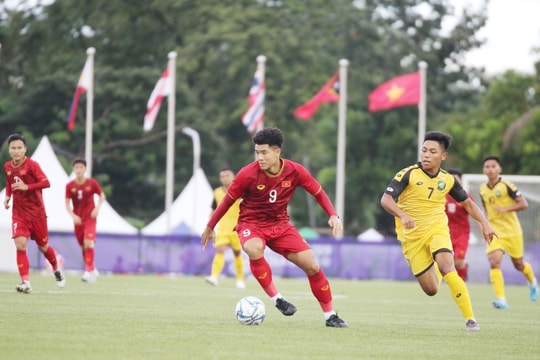 Người Thái xem nhẹ chiến thắng của tuyển Việt Nam; Hà Đức Chinh phá kỷ lục suốt 20 năm