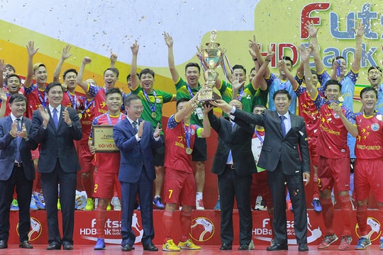 Loạt luân lưu cân não khép lại Giải Futsal Cúp Quốc gia 2019 tại Nghệ An