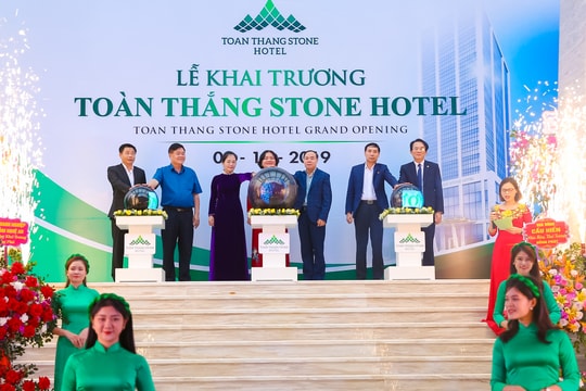 Khai trương khách sạn Toàn Thắng Stone Hotel tiêu chuẩn quốc tế tại TP Vinh