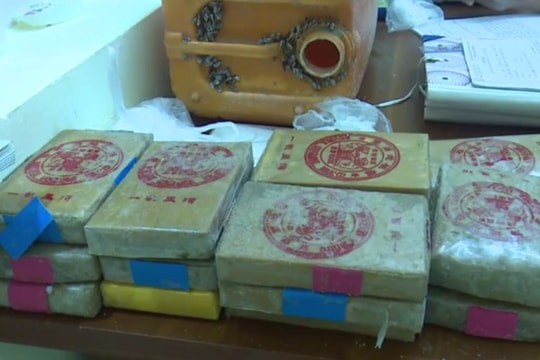 25 bánh heroin dạt vào bờ biển