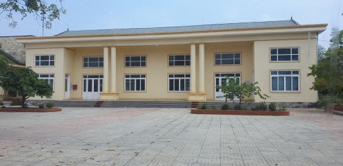 Nghệ An: Xã cho thuê nhà văn hóa lấy tiền cho cán bộ... đi du lịch