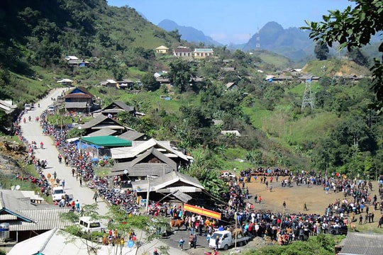 Nhà nước sẽ đầu tư hơn 335.000 tỷ đồng để phát triển vùng đồng bào dân tộc thiểu số