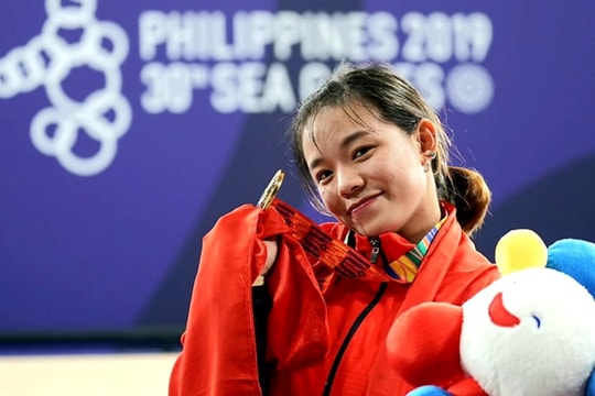 VĐV cử tạ Philippines khóc như mưa khi Hồng Thanh - người Nghệ An giành HCV SEA Games 30