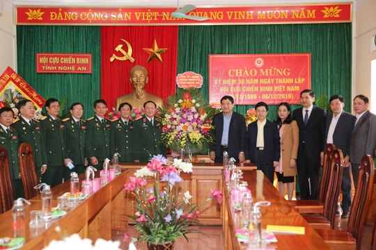 Bí thư Tỉnh ủy chúc mừng Hội Cựu chiến binh Nghệ An nhân kỷ niệm 30 năm thành lập 