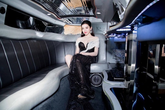 Choáng ngợp với khối tài sản 'khủng' của người đẹp 24 tuổi tậu xe sang 7 tỷ