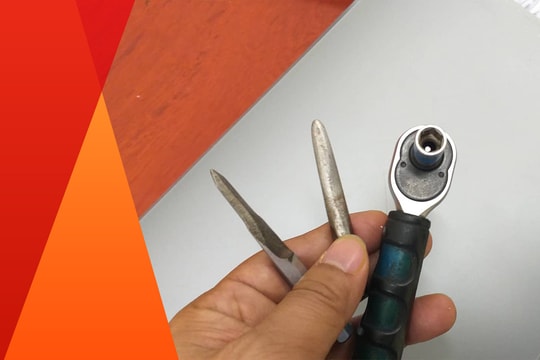 Trộm xe máy trong tích tắc với dụng cụ phá khóa tự chế