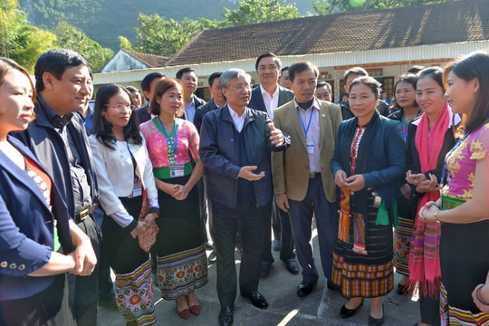 Thường trực Ban Bí thư Trần Quốc Vượng thăm, làm việc tại xã miền núi Nghệ An