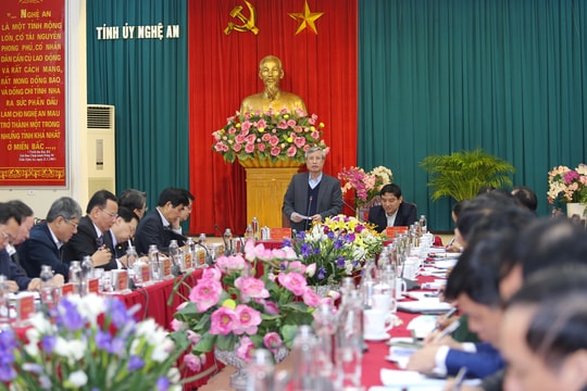Thường trực Ban Bí thư Trần Quốc Vượng nêu định hướng phát triển tỉnh Nghệ An
