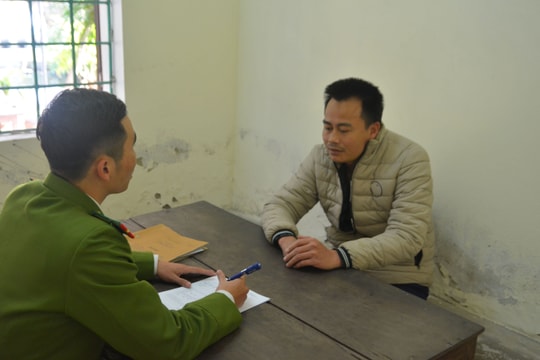 Tạm giữ thanh niên tàng trữ lượng lớn pháo nổ khai để 'chơi Tết'