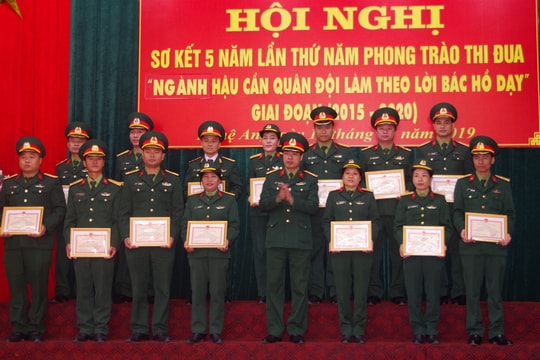 Bộ Chỉ huy Quân sự tỉnh Nghệ An tặng thưởng 30 cá nhân, tập thể xuất sắc 'làm theo lời Bác Hồ dạy'