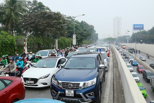 Không để người dân về quê ăn Tết chậm do thiếu phương tiện