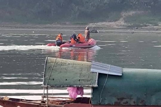 Tìm kiếm người đàn ông say rượu đuối nước ở sông Lam