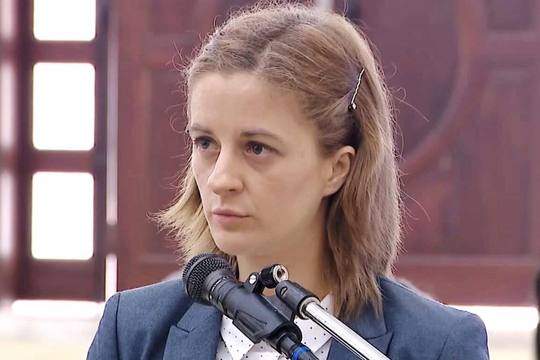 Người vợ ngoại quốc xinh đẹp của Phạm Nhật Vũ nói tiếng Việt rất tốt 