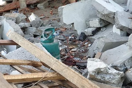 Bố tử vong, 2 con bị thương trong vụ nổ sập nhà ở Nghệ An