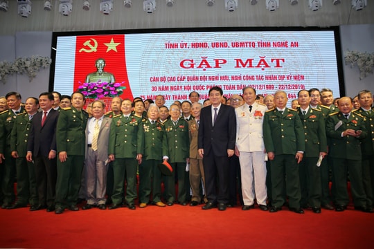 Tỉnh Nghệ An gặp mặt cán bộ cao cấp quân đội đã nghỉ hưu, nghỉ công tác 