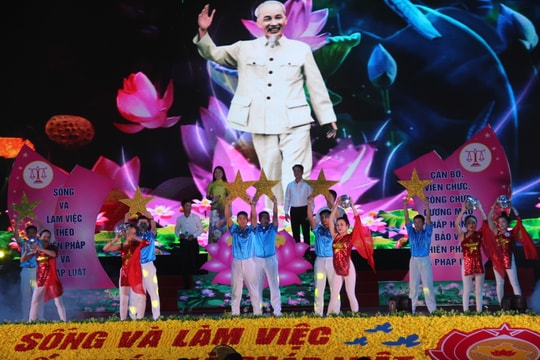 Đưa công tác phổ biến, giáo dục pháp luật vào chỉ tiêu đánh giá cán bộ, đảng viên hàng năm