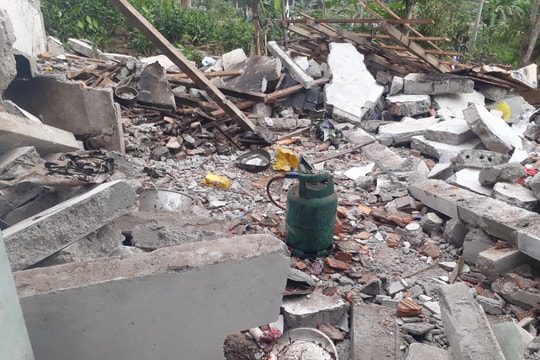 Vụ nổ sập nhà ở Nghệ An: Thêm con trai tử vong, con dâu phải cưa bỏ 2 chân