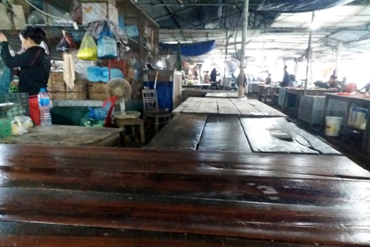 Nghệ An: Giá lợn hơi tăng kỷ lục, nhiều tiểu thương buôn thịt lợn nghỉ chợ