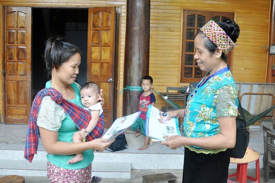 Những người thầm lặng nơi bản xa