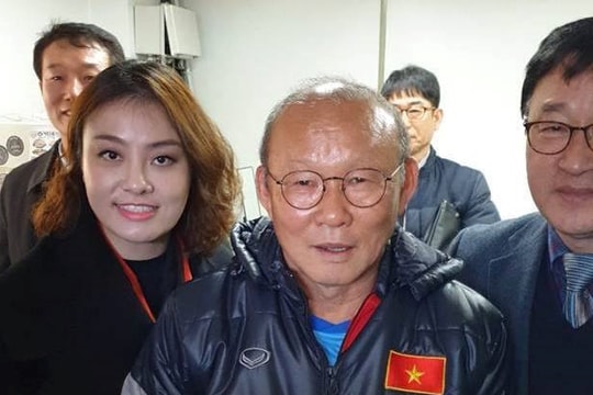 Cô gái xinh đẹp được HLV Park Hang-seo ưu ái ở Hàn Quốc là ai?