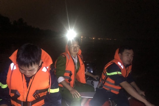 Tìm thấy thi thể nam thanh niên nhảy cầu Bến Thủy