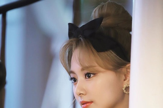 Nhan sắc gây tranh cãi của nữ ca sĩ lọt 'top' những phụ nữ có gương mặt đẹp nhất thế giới