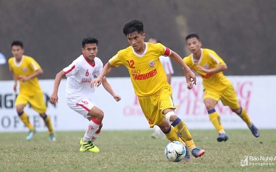 Tiền vệ trẻ Đặng Văn Lắm: 'Mục tiêu đầu tiên trong năm mới là được chính thức lên đội 1 SLNA'