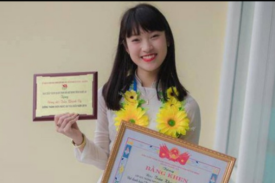 Nữ sinh Nghệ An tự mua ô tô, mua đất tặng bố mẹ ở tuổi 20