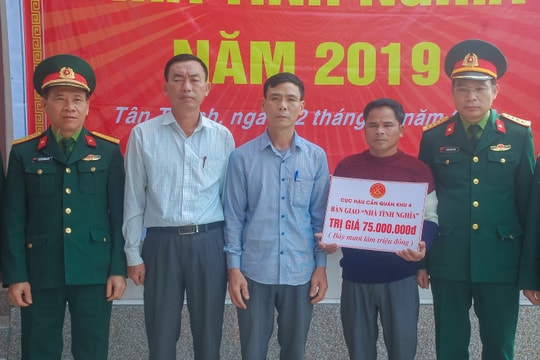 Cục Hậu cần QK4 bàn giao nhà tình nghĩa tại Yên Thành