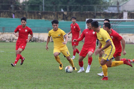 Không Văn Đức - Xuân Mạnh, Sông Lam Nghệ An thua giao hữu Hồng Lĩnh Hà Tĩnh