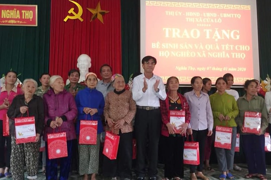 Thị xã Cửa Lò tặng quà người nghèo tại Nghĩa  Đàn